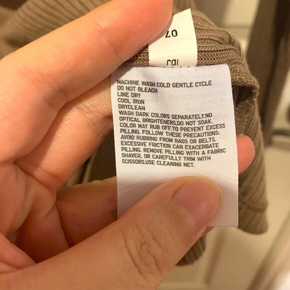 3/$15 Uniqlo Ribbed High Neck Long Sleeve Top in Brown / Tan - Picture 7 of 7